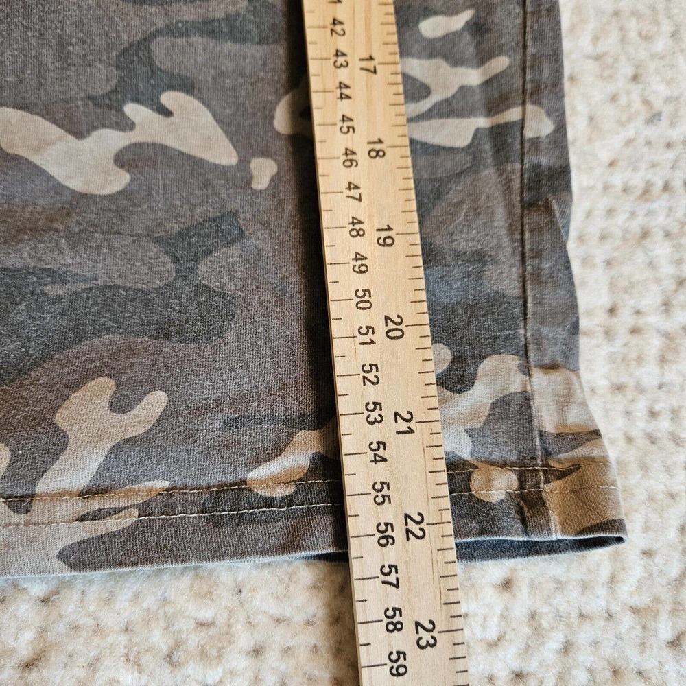 Levi's Boys Long Sleeve T-Shirt Brown Gray Camouflage Crew Cotton Size S 8 - 10 - Picture 7 of 7